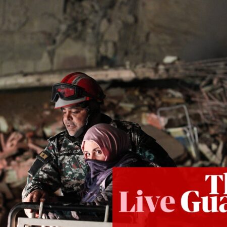 Starmer says UK wants to help with opening of Hormuz strait on Gulf visit