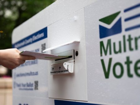 Senate Democrats press USPS to reject Trump mail-in voting order