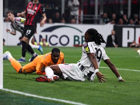 Thuram-Tor einkassiert, Saelemaekers ans Aluminium: Remis im Topspiel