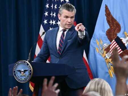 US: Pentagon must restore journalists’ access, judge says