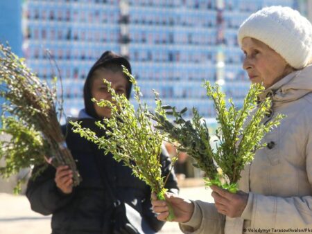 Ukraine: Russia’s Putin declares Easter ceasefire