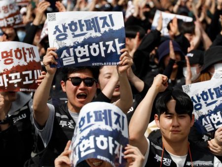 Samsung workers rally, call for larger share of AI profits