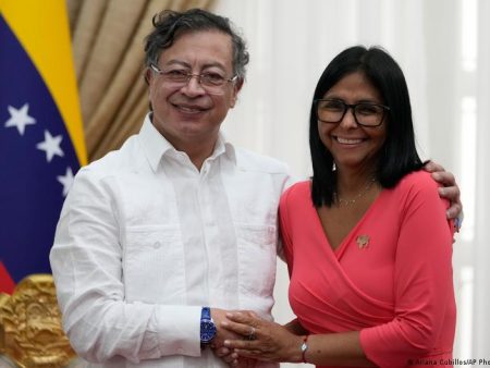Colombia, Venezuela hold  key talks in post-Maduro visit