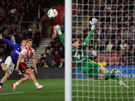 Remis zwischen Southampton und Ipswich sorgt für Aufstiegs-Showdown