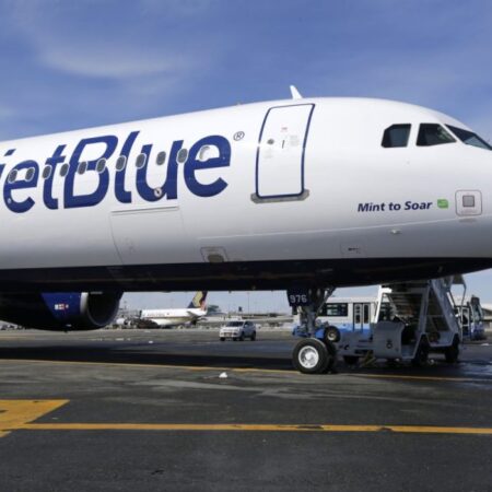 JetBlue raises checked baggage fees amid soaring fuel prices