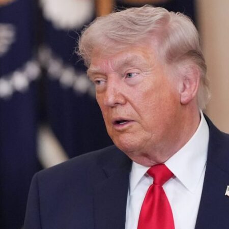 Trump directs DHS to pay employees during shutdown