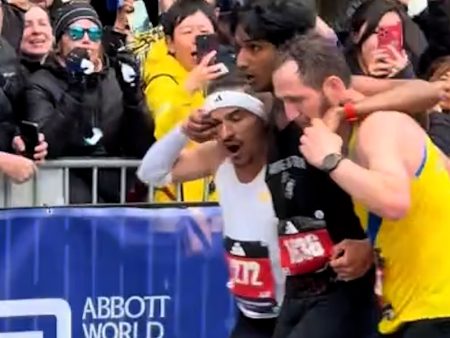 Runners help collapsed competitor at Boston Marathon