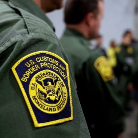 Border officials violated warrantless arrests order: Judge