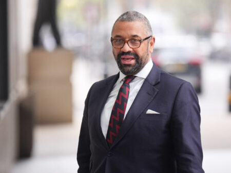 Tories scramble to fend off Farage on their home turf