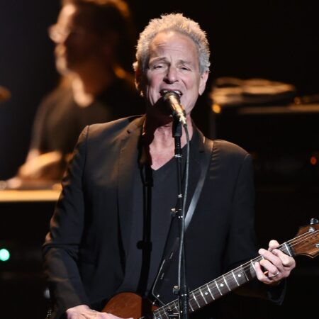 Lindsey Buckingham Attacked by Woman in Santa Monica (Reports)