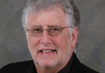 Mitchell Fink, Gossip Columnist, Author and Entertainment Broadcast Personality, Dies at 82