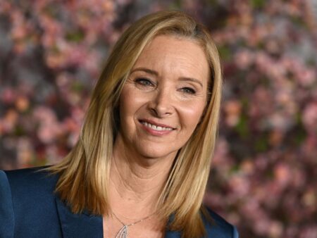 Lisa Kudrow Says Today’s Multi-Cams Lack That “I Can’t Believe You Just Said That” Quality