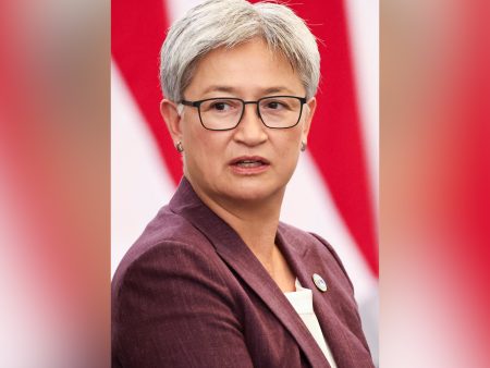 Australia’s top diplomat visits China to talk energy security