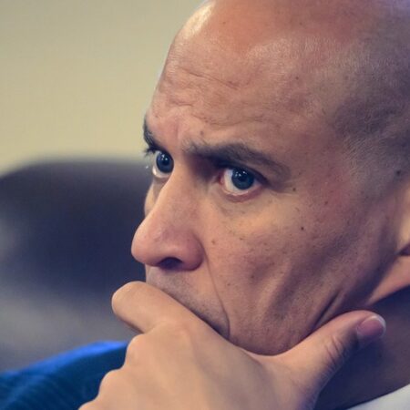 Cory Booker signals a new way Democrats can campaign in Trump era