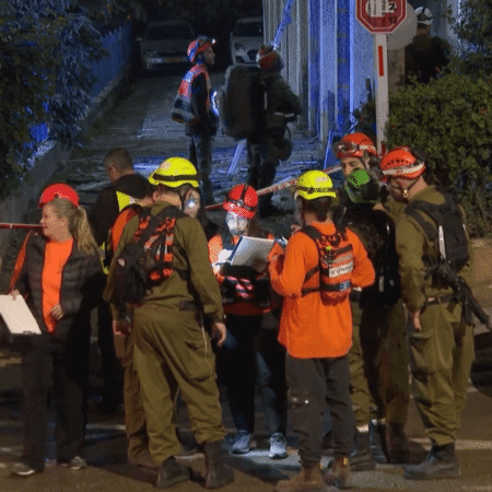 Iranian missile attack hits residential areas in central Israel