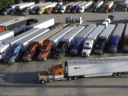 FMCSA study on truck parking squeeze launched, seeks comments