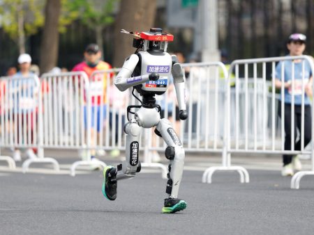 Humanoid robots speed past humans in Beijing half-marathon