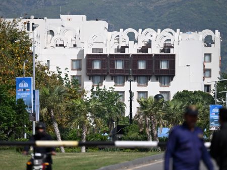 Pakistan races against time to get Iran back to US talks as truce end nears