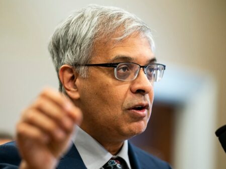 CDC delays COVID vaccine benefits report