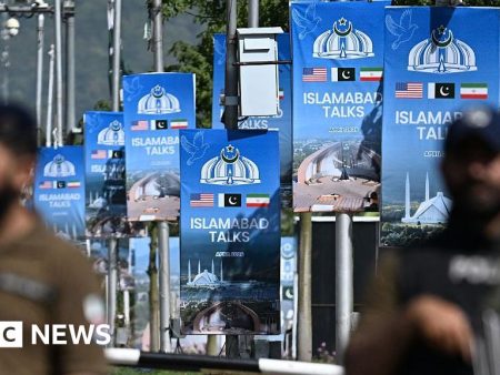 US and Iran in blockade standoff as Pakistan pushes for talks