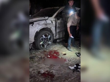 Israeli air strike hits crowd in Gaza City