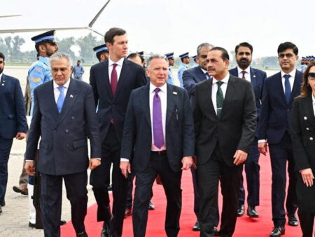 Video: ‘Crucial talks’ says Al Jazeera reporter at US-Iran meeting venue