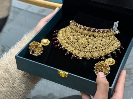Gold is unaffordable so South Asian brides turn to one gram substitutes