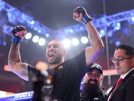 Who should challenge for Carlos Ulberg’s championship first?