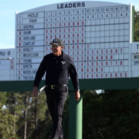 Phil to miss Masters over personal health matter
