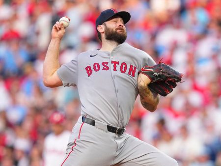 Padres find rotation help, sign free agent Giolito