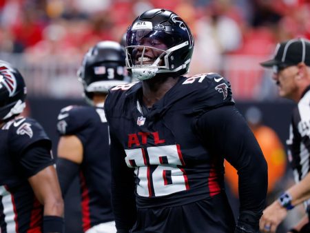 Falcons trade DT Orhorhoro for Jags DT Smith