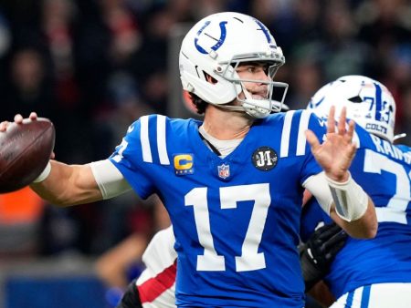 Colts QB Jones (Achilles) back to throwing again