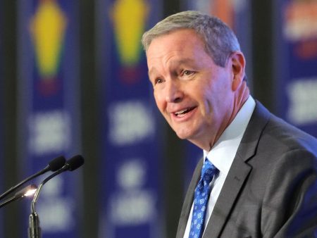 Kentucky governor blasts ‘decision-making’ at UK