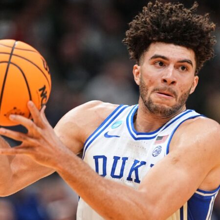 Boozer fifth freshman to win AP Player of Year