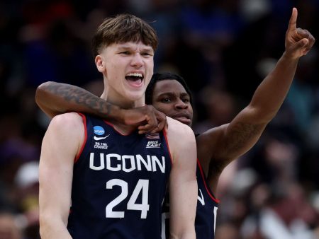 Mullins, projected 1st-round pick, to stay at UConn