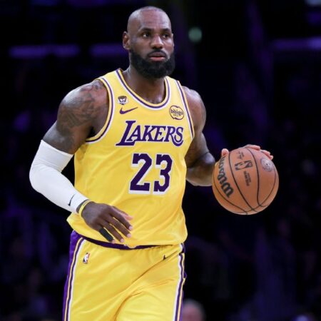 2 HCs push back after LeBron’s Memphis remark