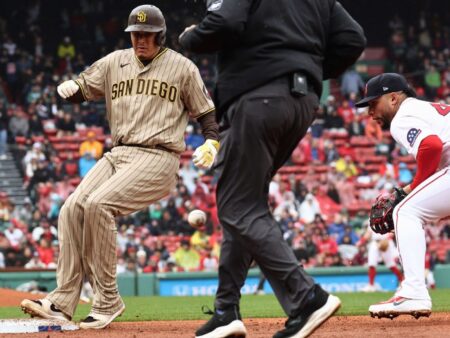 Corner kick: Machado boots pickoff, rallies Padres