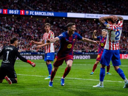 Barcelona close in on LaLiga with win vs. Atlético, Man City thrash Liverpool, more