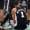 Wemby leaves Spurs’ victory due to bruised rib