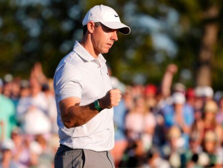 Red-hot Rory sets Masters record with 6-shot lead