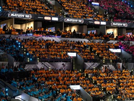 Blazers’ lack of fan T-shirts invites questions