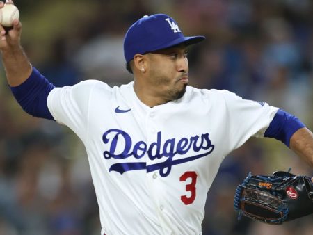 Source: Dodgers closer Diaz set for elbow surgery