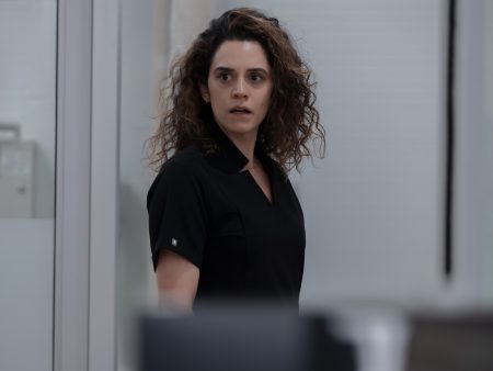 Sepideh Moafi Reflects On Dr. Al-Hashimi’s Struggles On ‘The Pitt’ & Why She Loves Exploring “The Darker Realities Of Our Healthcare System”