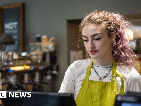 Greens pledge £15 minimum wage for all workers