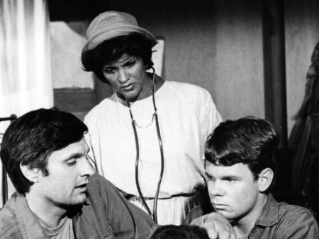 Gwen Farrell Adair Dies: ‘M*A*S*H’ Actress Was 94