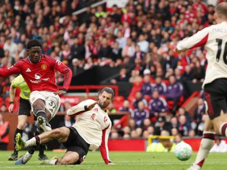 Man United beat Liverpool 3-2 to secure Champions League qualification