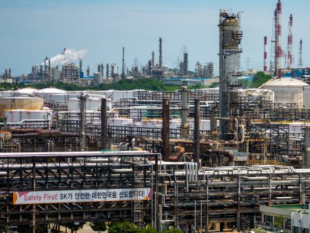 How a Jet Fuel Refinery Is Scrambling After the Iran War Oil Shock