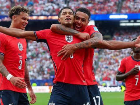 Which teams are in World Cup last-32 knockouts, and what is the schedule?