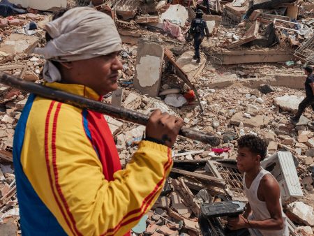 After Venezuela Earthquakes, La Guaira Residents Search for Loved Ones in the Rubble