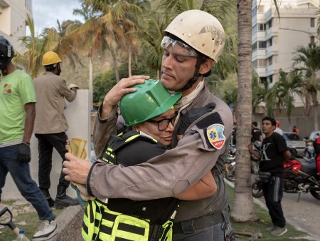 12 Hours With Venezuelan Doctors Searching for Earthquake Survivors